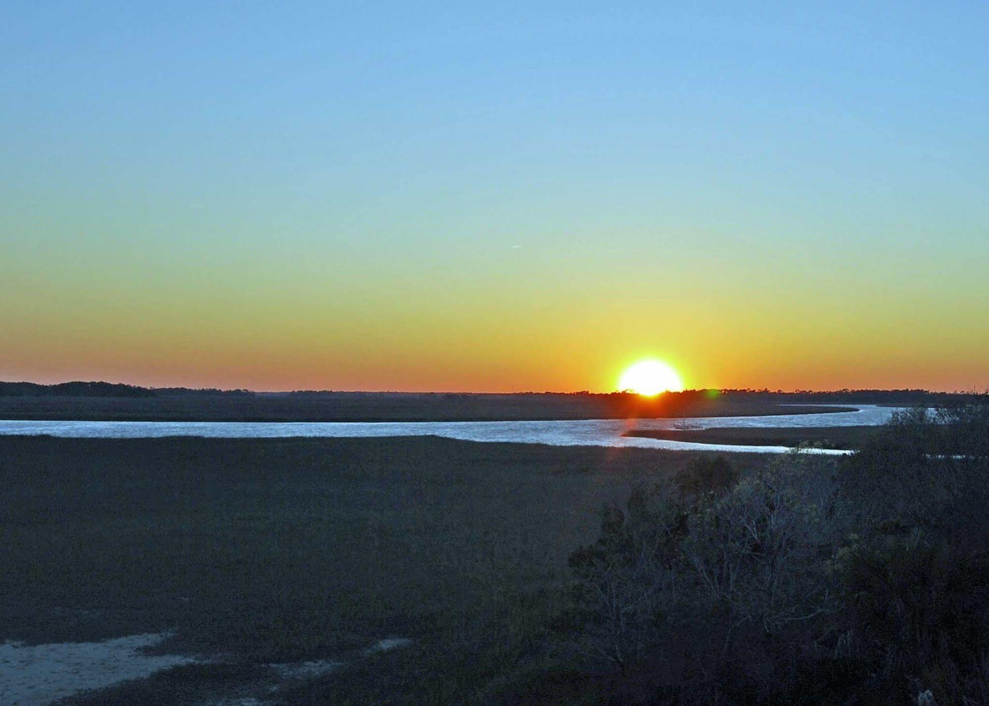 Regatta Inn - Adults Only Folly Beach Bagian luar foto